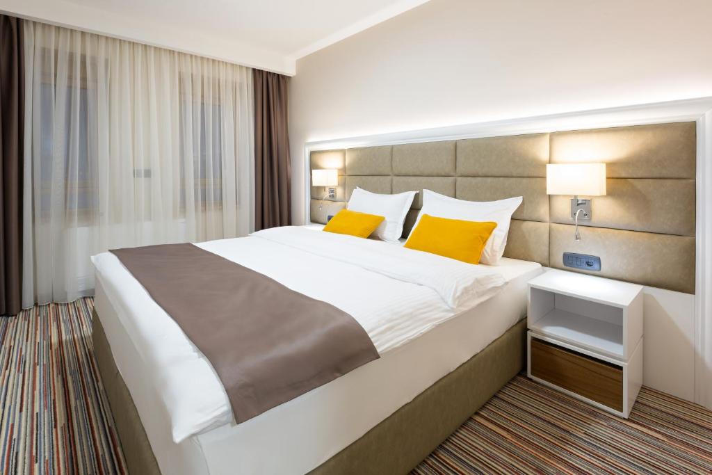 Hotel TESLA - Smart Stay Garni - Resim 23