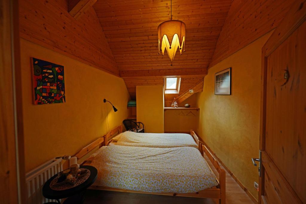 Postel nebo postele na pokoji v ubytování Room in Farmhouse Berkel