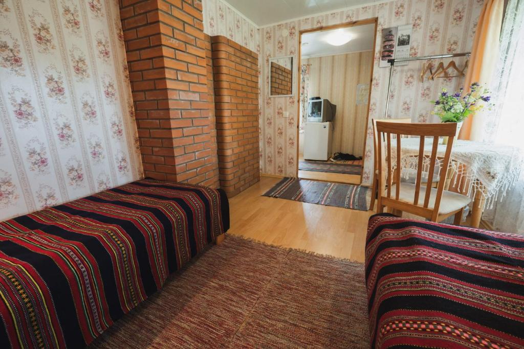 Kuchyň nebo kuchyňský kout v ubytování Kihnu Kuraga Homestay