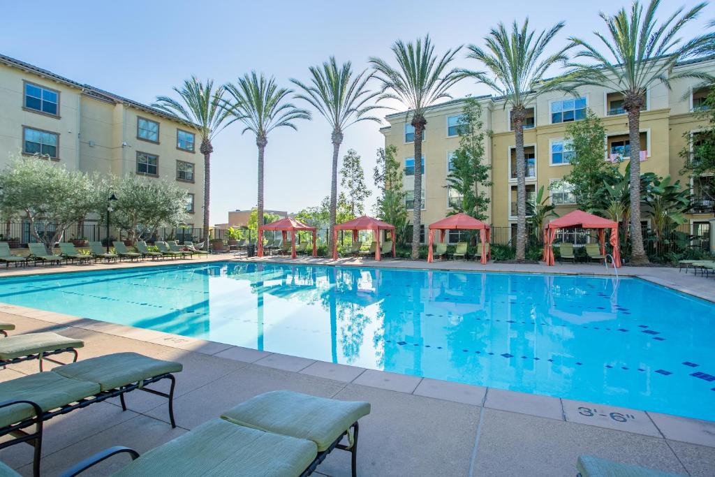 WanderJaunt - Luxe Mission Valley Apts