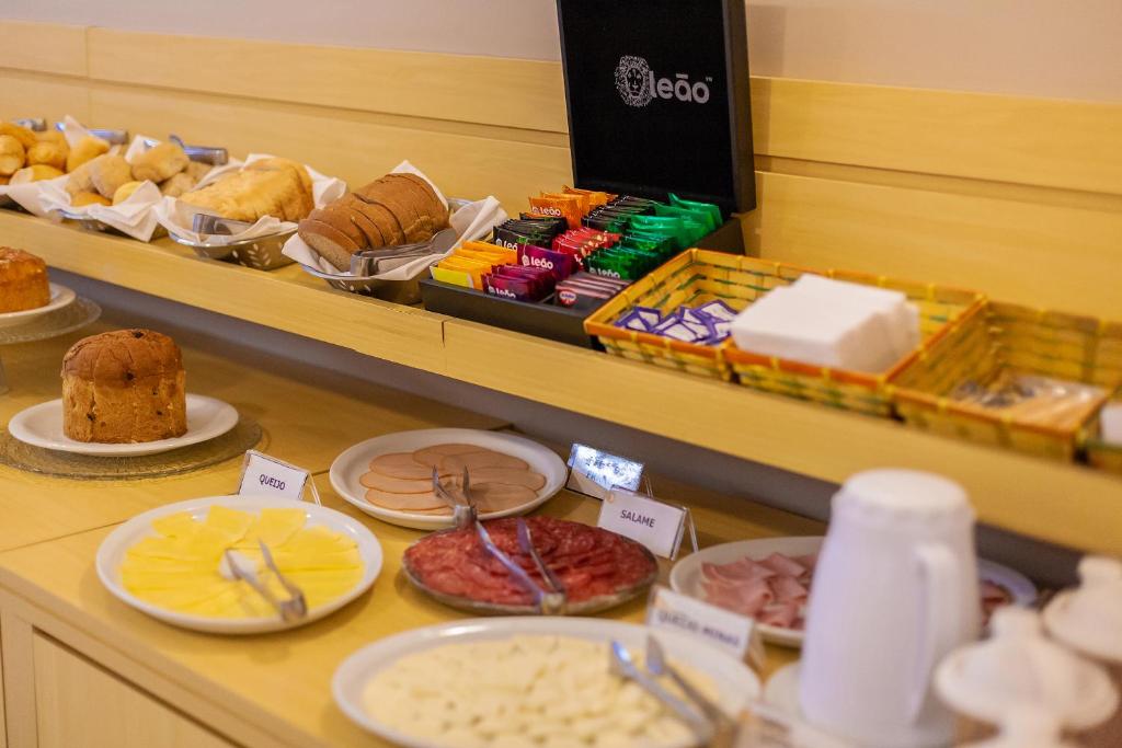 Jídlo v aparthotelu nebo okolí