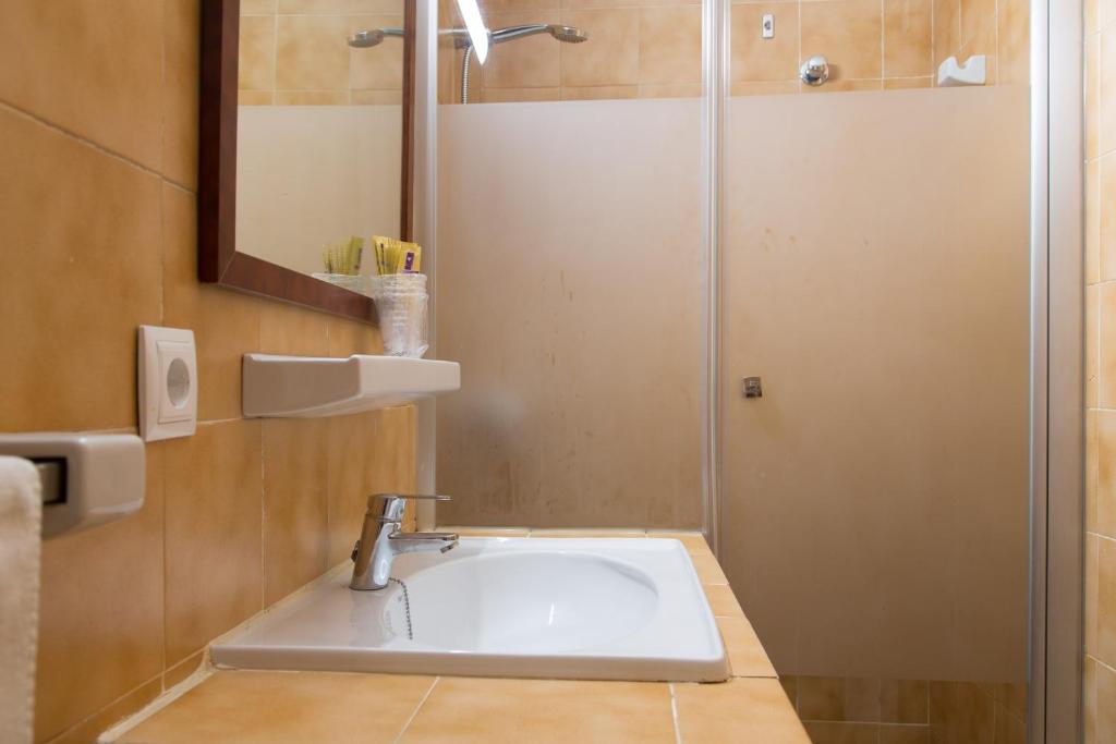 Koupelna v ubytování Apartamentos Noray