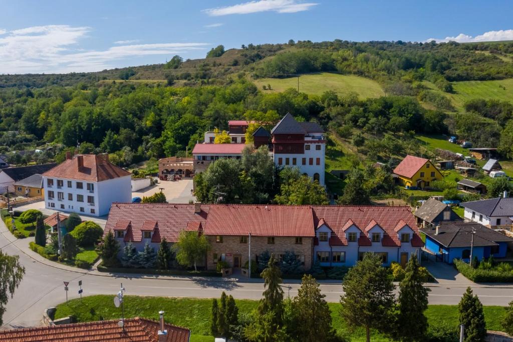 Hotel Kurdějov - Bed and Breakfast - Housity
