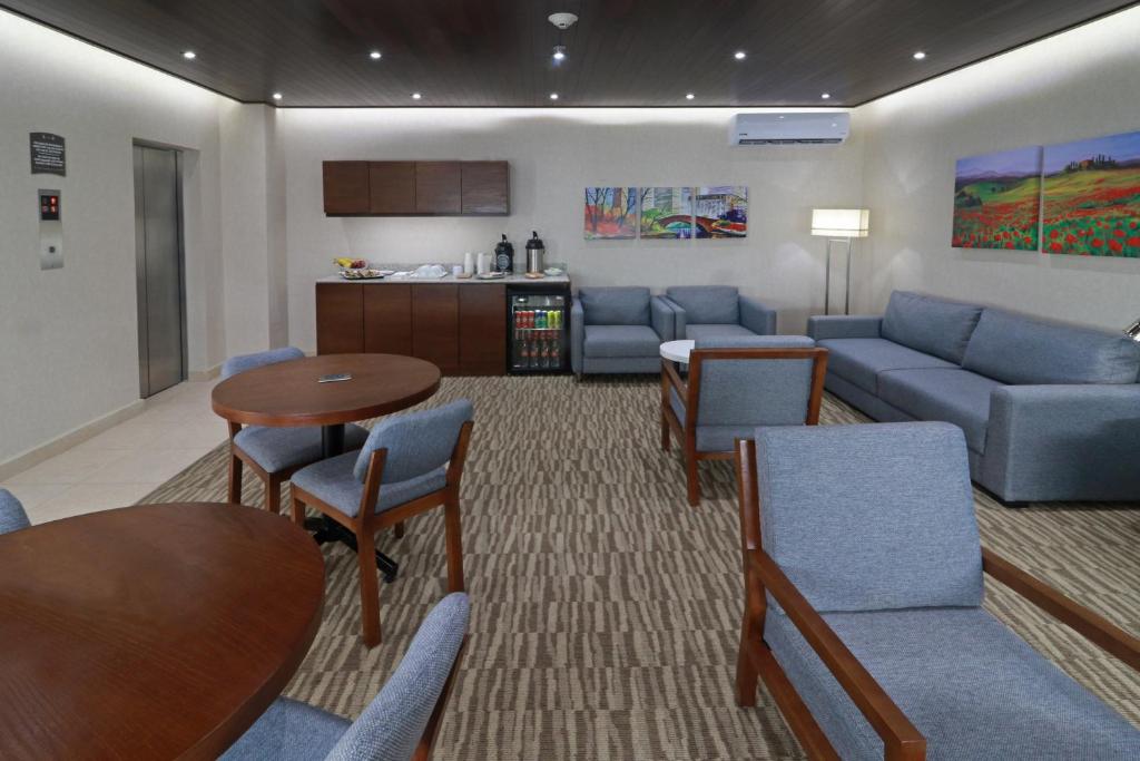 Kuchyň nebo kuchyňský kout v ubytování Staybridge Suites Queretaro by IHG