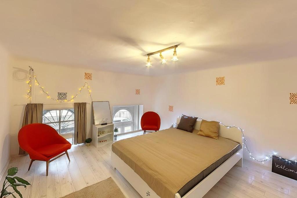 Sunny city apartment facing the park 1077 Budapest, 10 Almássy tér 1st floor U5 kép - 1