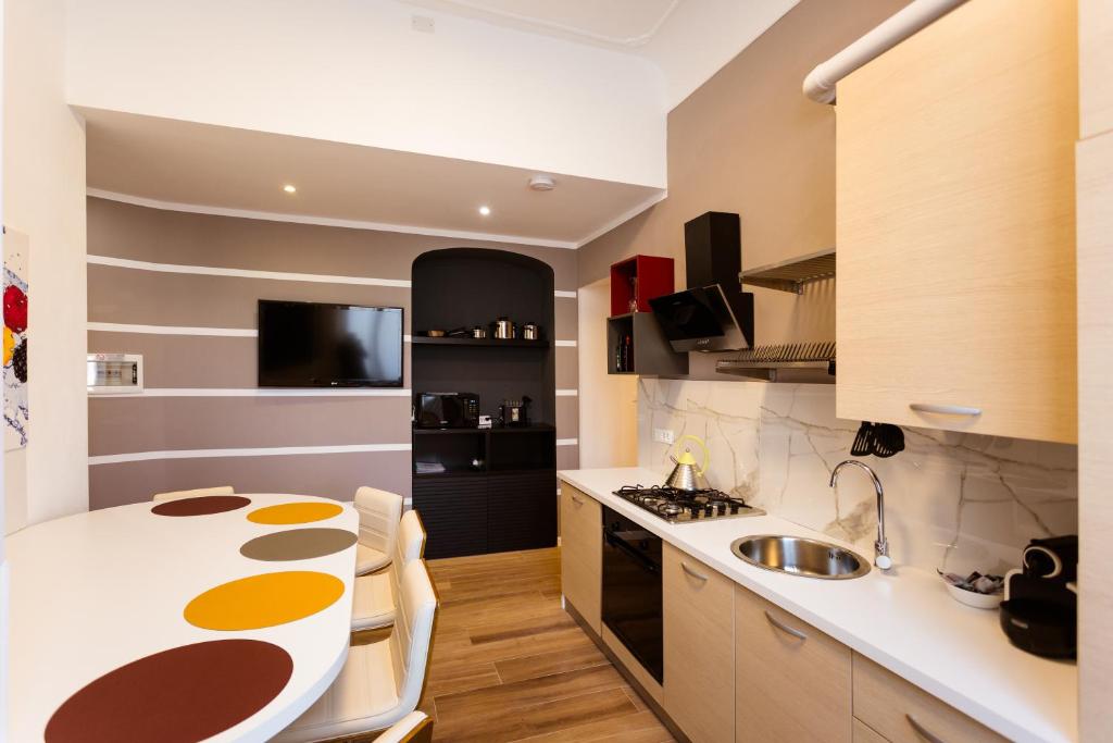 Apartments and Suites 5 Terre La Spezia - Apartamento De Dos Dormitorios