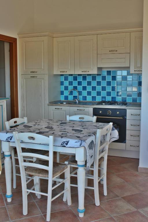 Kuchnia lub aneks kuchenny w obiekcie La PAVONCELLA sul MARE