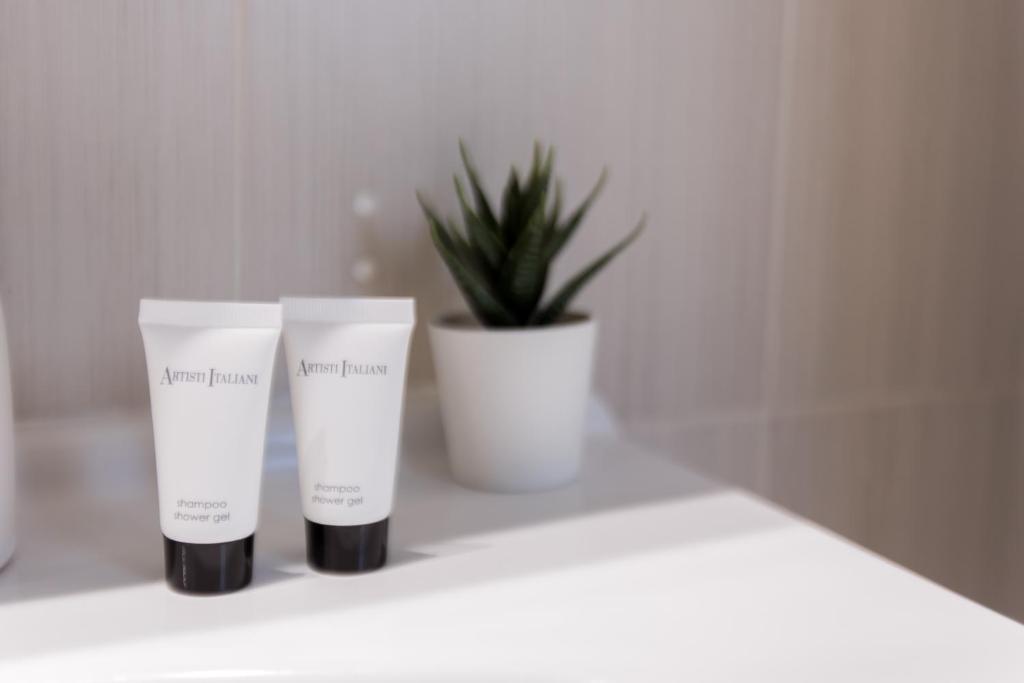 Nathaniel Athens Airport - 15