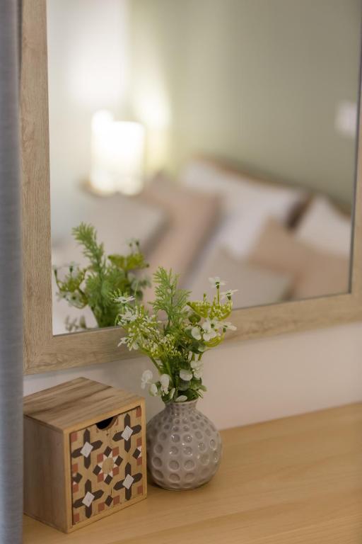 Nathaniel Athens Airport - 11