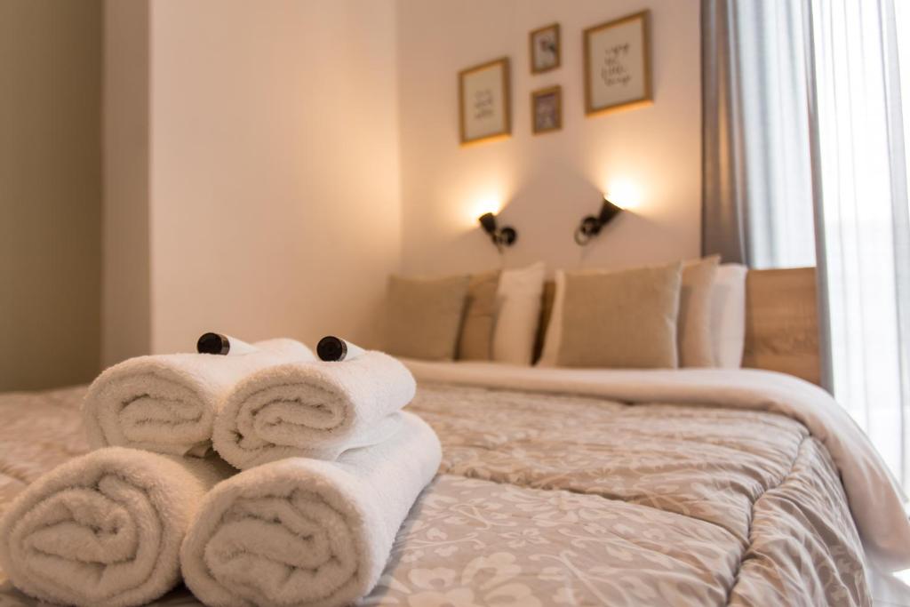 Nathaniel Athens Airport - 10