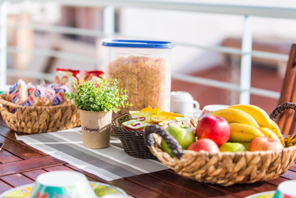 Nathaniel Athens Airport - 16