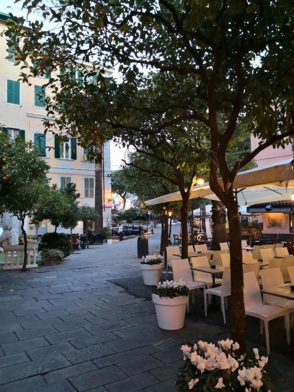Reštaurácia alebo iné gastronomické zariadenie v ubytovaní Petit avec classe Sanremo