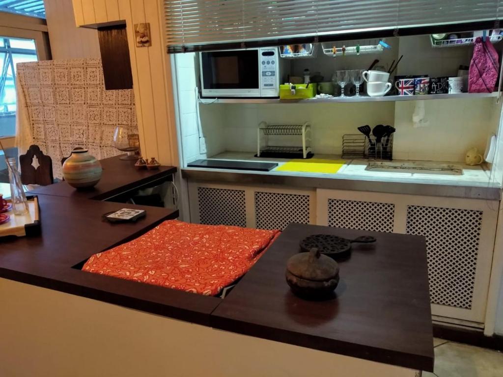  Apto 75m2 no Arpoador a uma quadra das praias