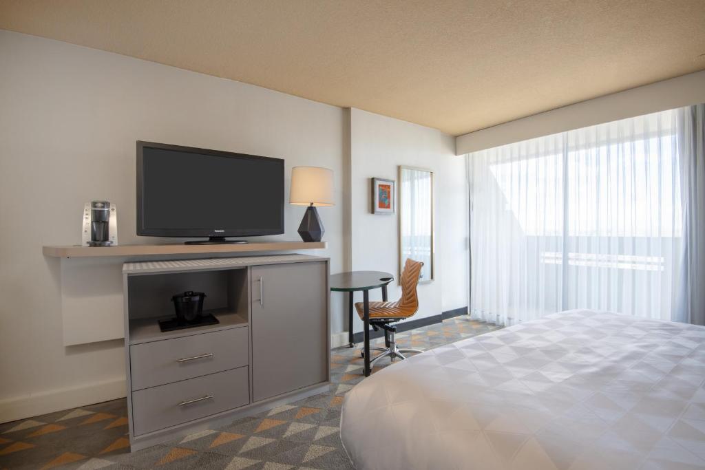 Holiday Inn Denver East by IHG - Salle Roi Standard Avec Balcon
