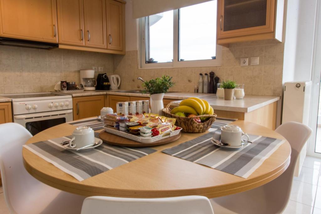 Nathaniel Athens Airport - 9