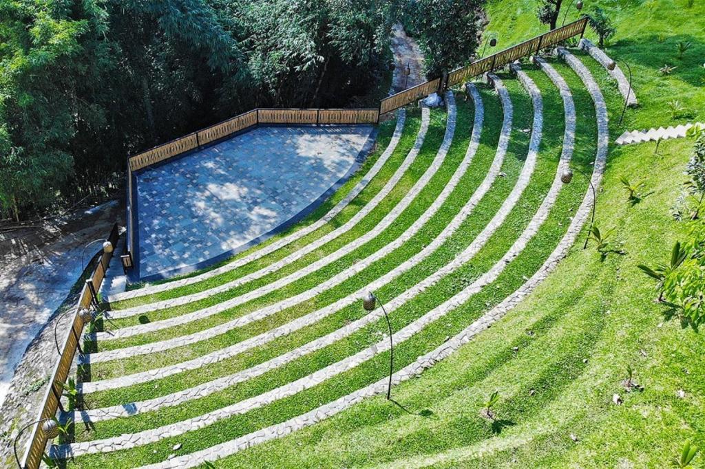 Bazén v ubytování Shanaya Resort Malang nebo v jeho okolí