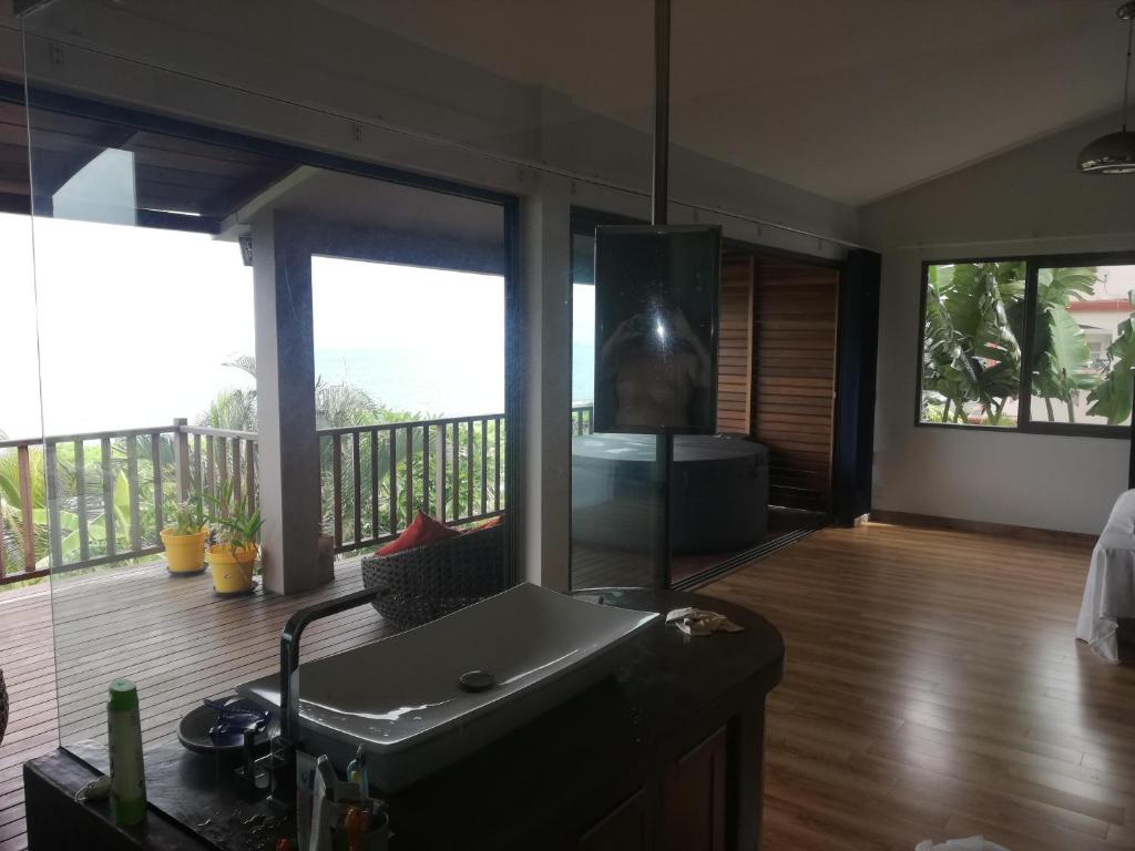 Balkón nebo terasa v ubytování KEHA PROPERTIES