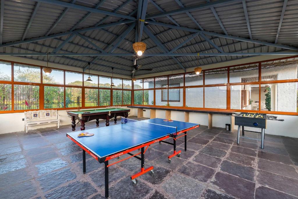 Stolní tenis v ubytování The Baagh Ananta Elite Ranthambore nebo okolí