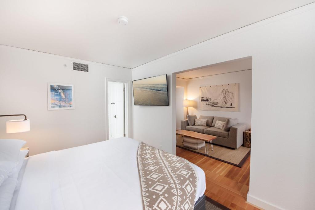SCP Redmond Hotel - Suite
