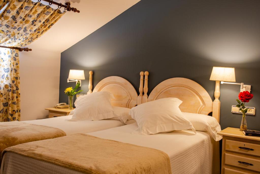 Hotel Palacio De La Viñona - Double Room With Extra Bed (2 Adults + 1 Child)
