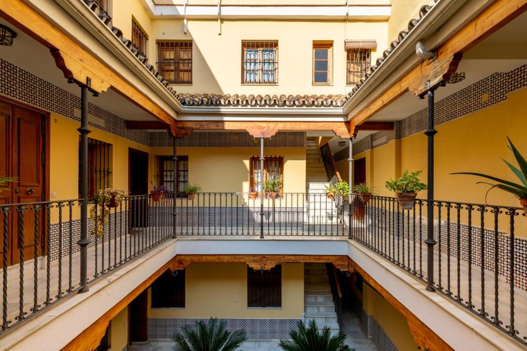 SVL - Sunny and bright apartment at historical Center ...