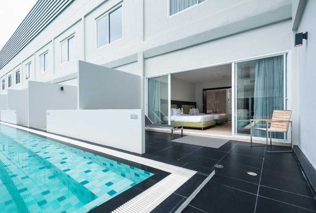 Bazén v ubytování S Ram Leisure Hotel SHA PLUS nebo v jeho okolí