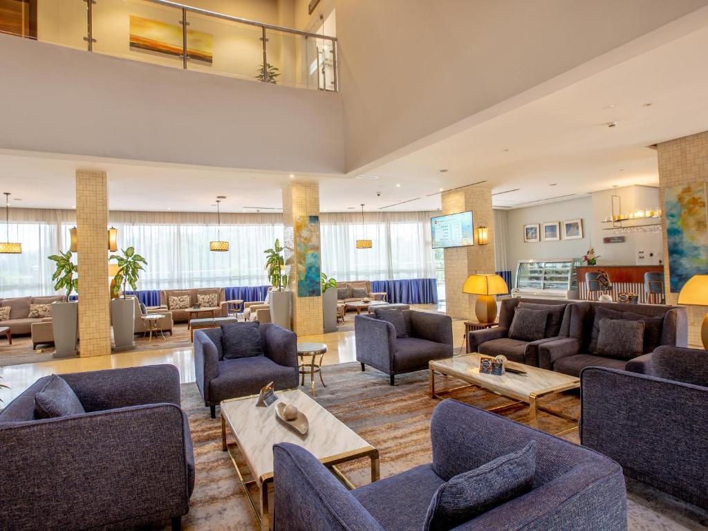 Posezení v ubytování Golden Tulip Canaan Kampala