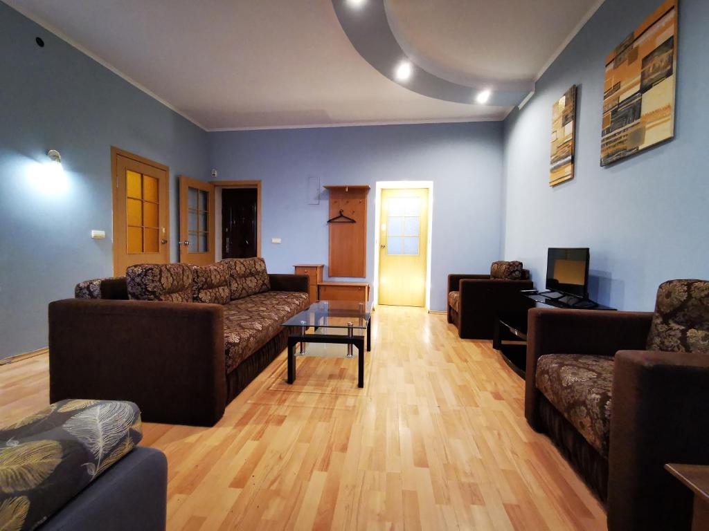 Chernigov City Centre Apartments - Appartement Met één Slaapkamer Met Balkon