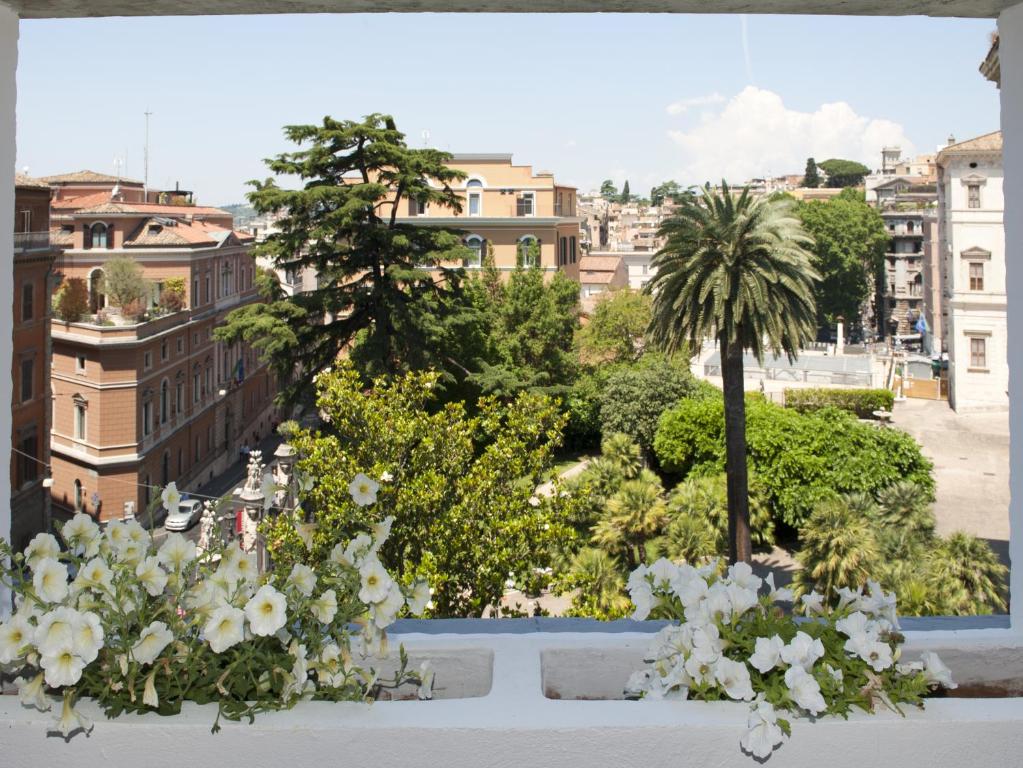 Ogród w obiekcie Terrazza Marco Antonio Luxury Suite
