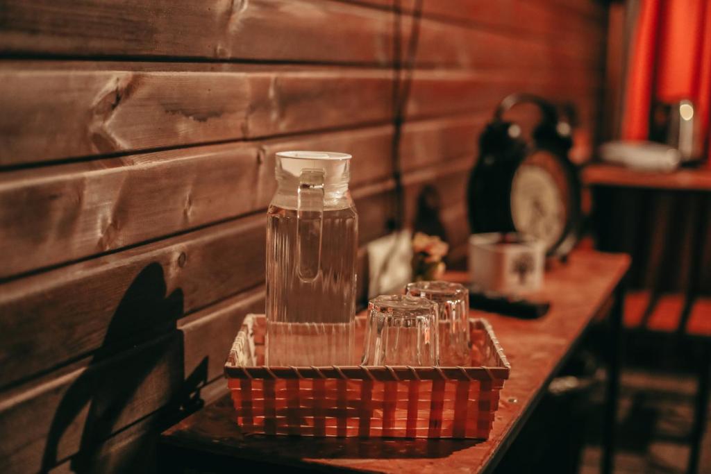 Nápoje v ubytování Wooden Hotel Kazbegi