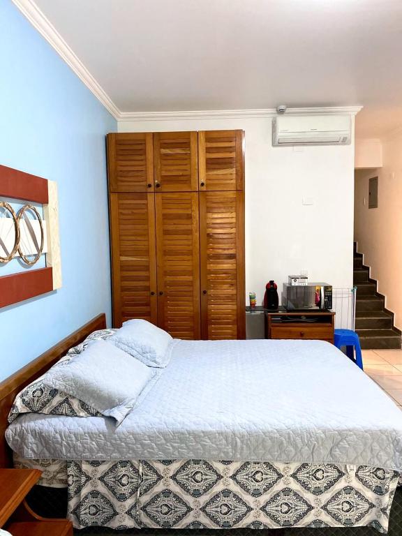  Amarilis Flat Service