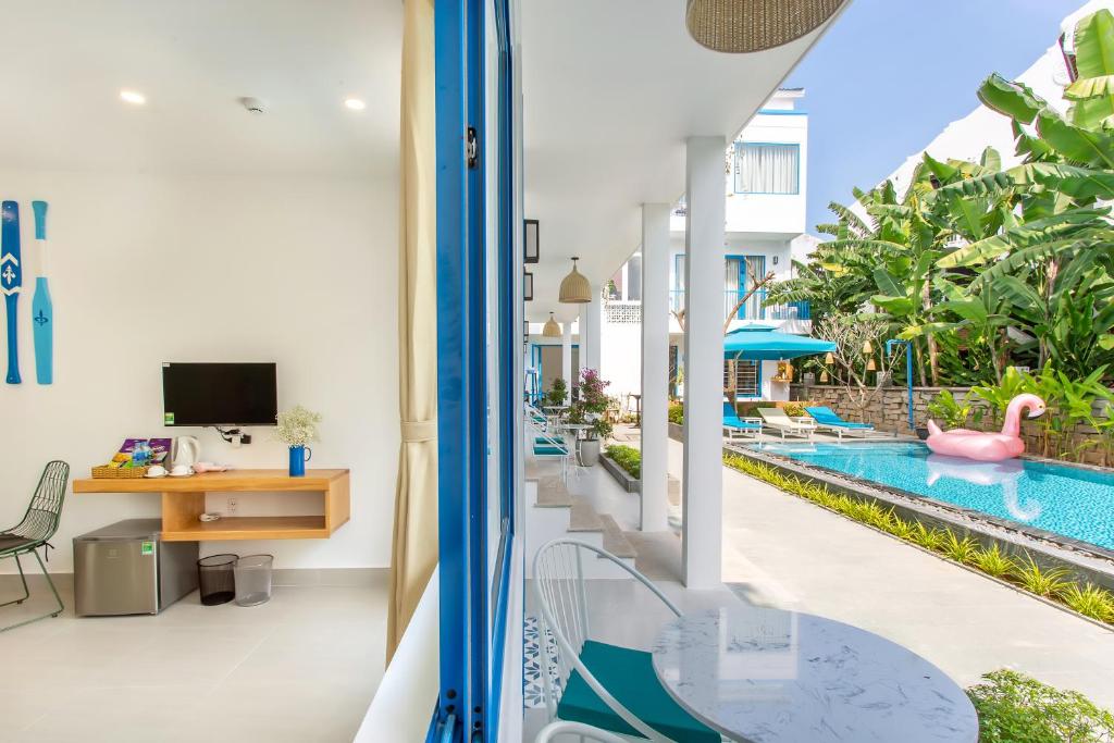 Santorin HoiAn Villa - 4