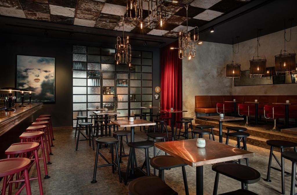 PIERDREI Hotel HafenCity Hamburg - Resim 21