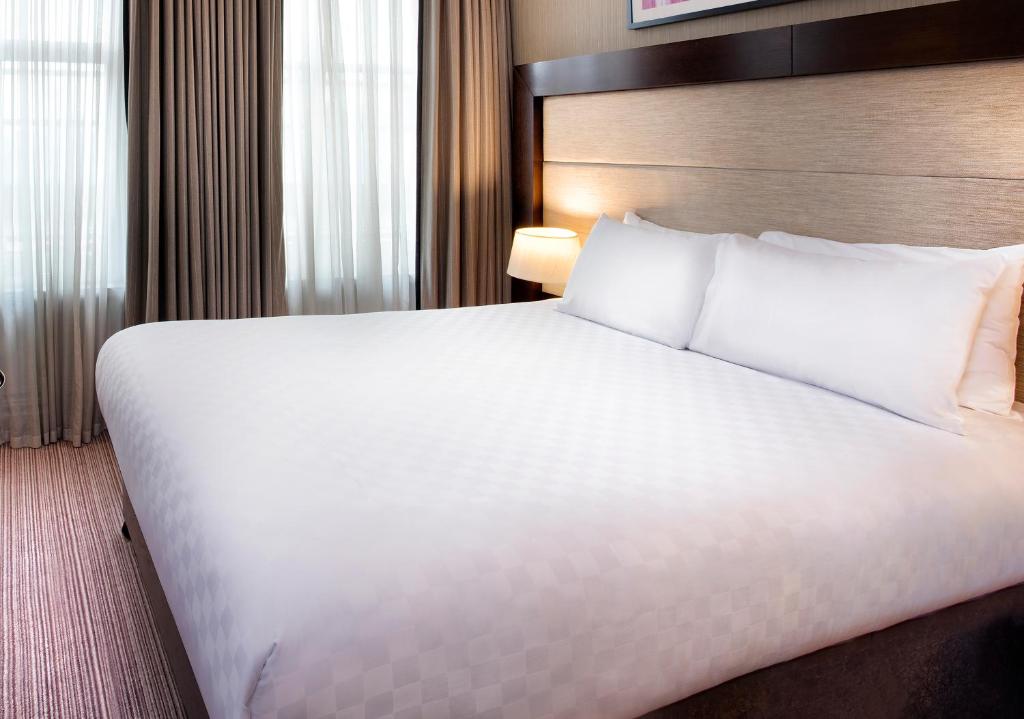 Leonardo Hotel Cardiff - Standard Double Room