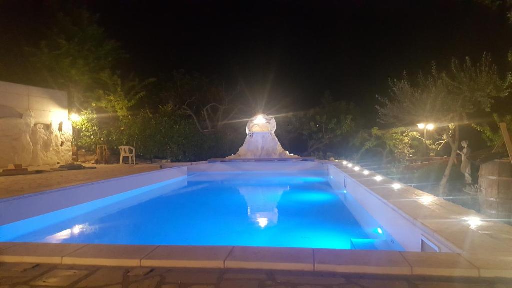 The swimming pool at or close to Albergo B&B Antica Trattoria Bacco
