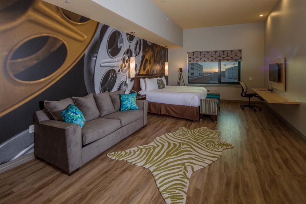 Hotel Indigo Pittsburgh East Liberty by IHG photo