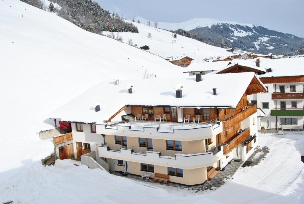 Gästehaus Hochstaffl v zime