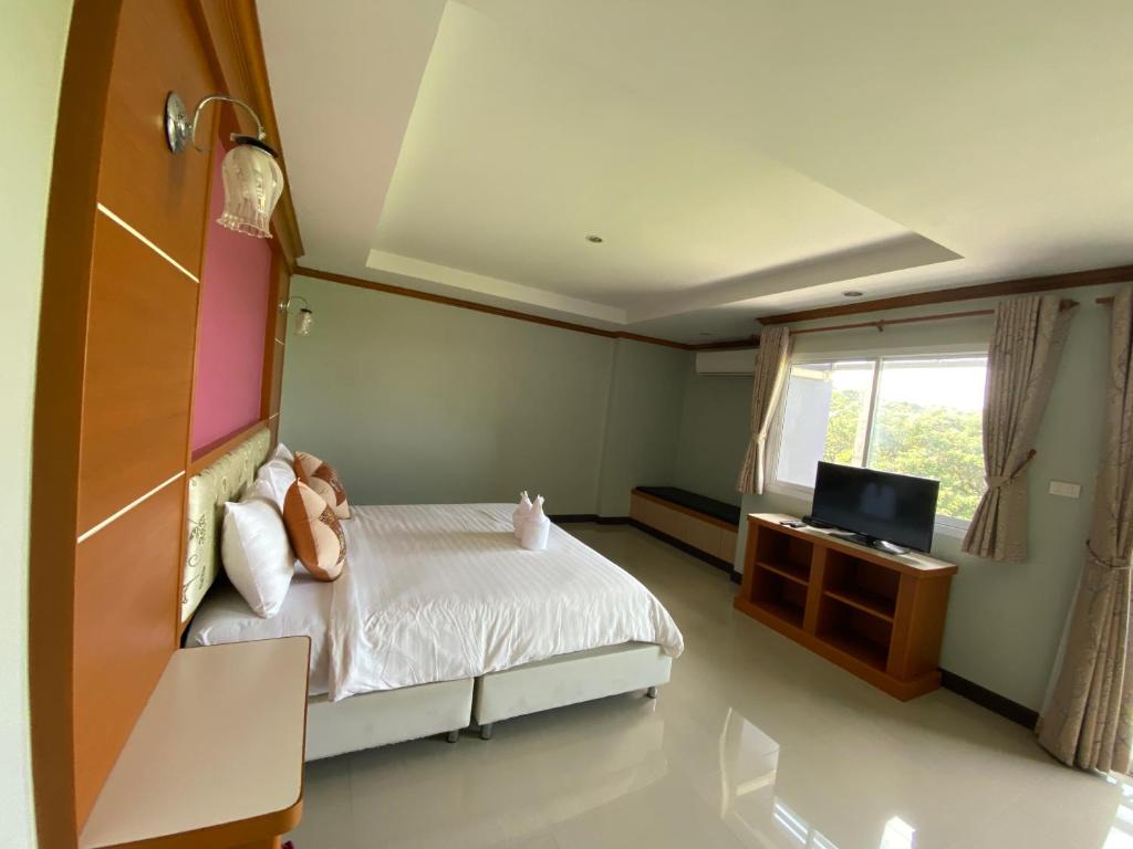 Thungtawan Hotel - Doppelzimmer Mit Balkon