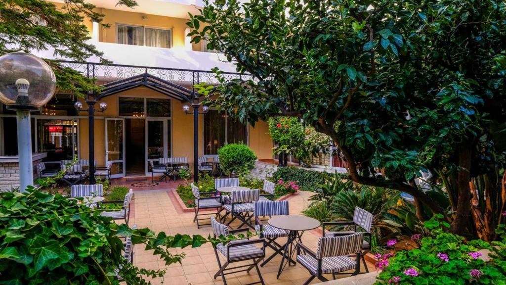 Achillion Palace - Resim 8