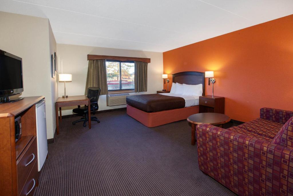 AmericInn by Wyndham Iron River - Kamer Met Queensize Bed - Niet-Rokers