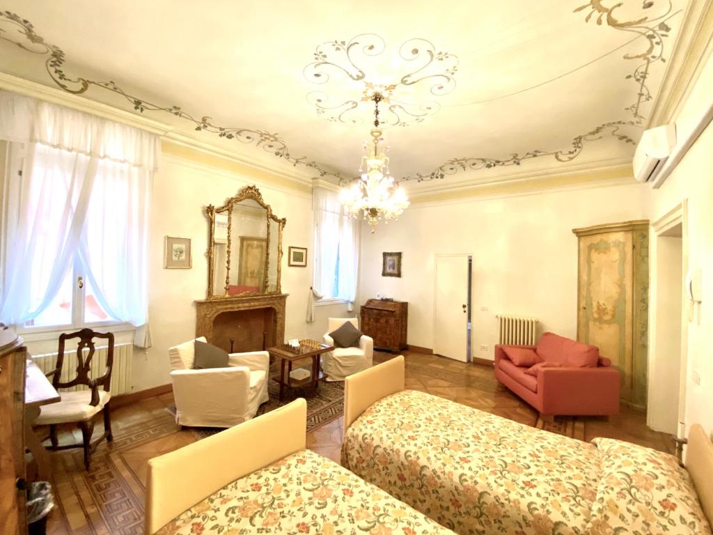 رزرو هتل و هاستل، مثل سالیکورنیا, 09197245267