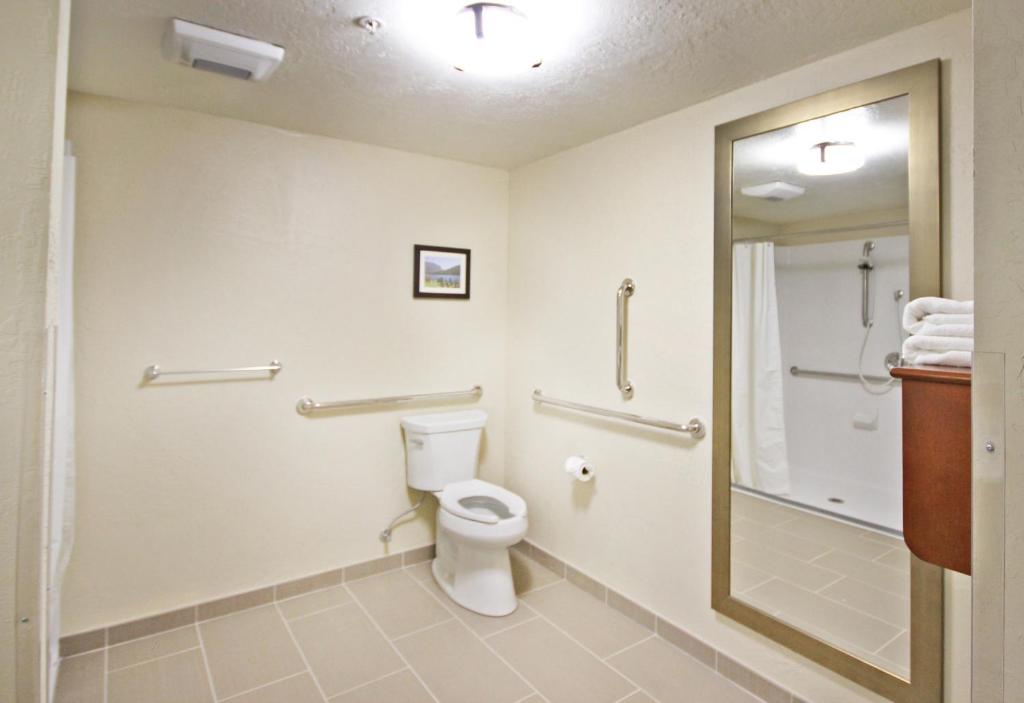 Comfort Inn Butte City Center I-15 - I-90 - 豪华王室带转移淋浴 - 可访问/不吸烟