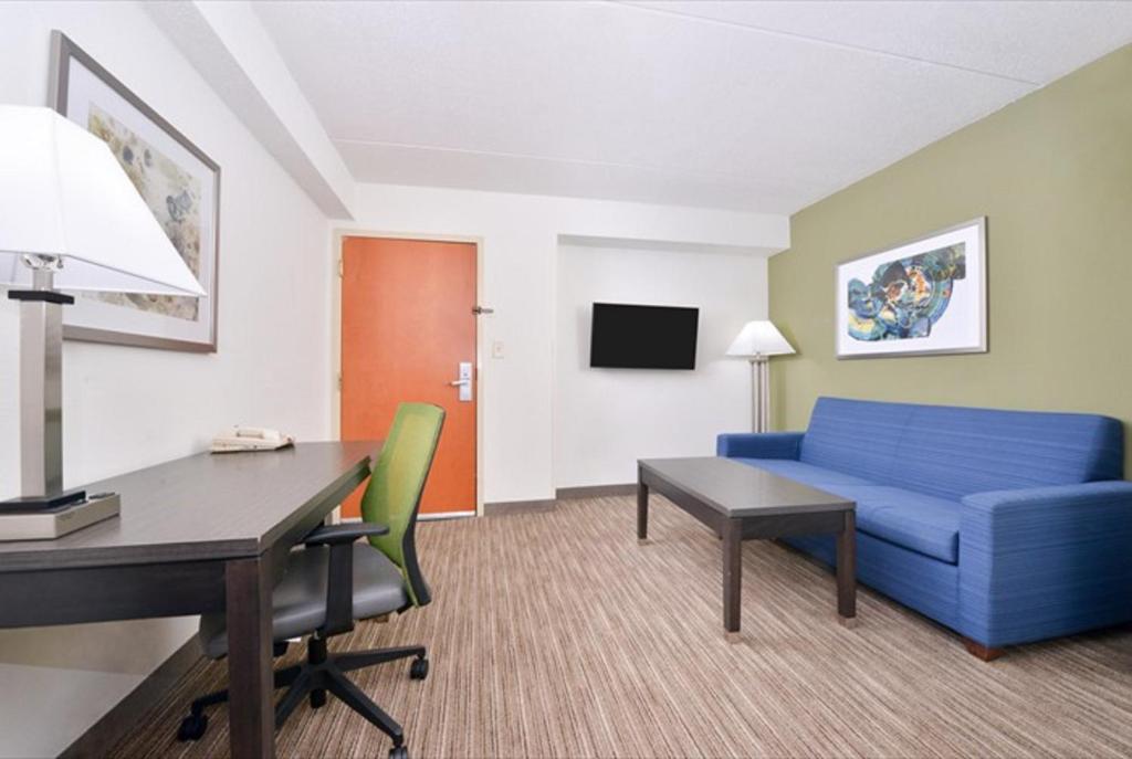 Holiday Inn Express Hotel & Suites Mooresville - Lake Norman by IHG - Suite Mit 1 Schlafzimmer Und Kingsize-Bett