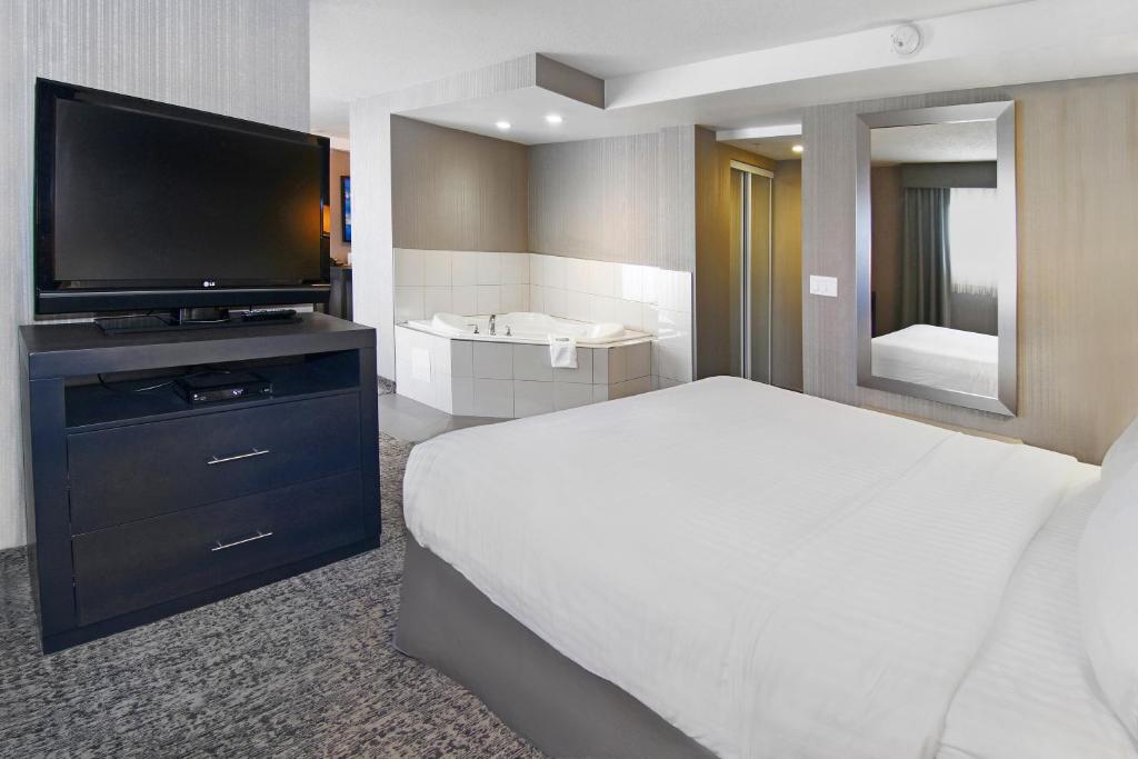 Holiday Inn Express and Suites Calgary by IHG - Resim 39