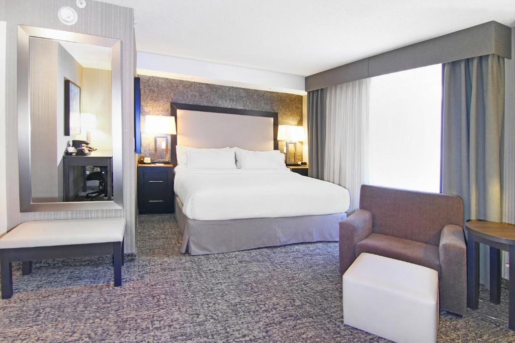 Holiday Inn Express and Suites Calgary by IHG - Resim 44