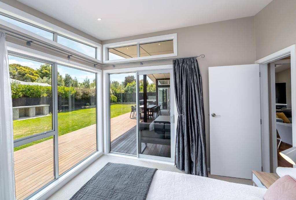 Wind Down on Esther - Resim 29