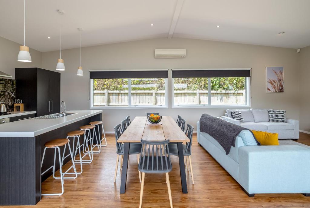 Wind Down on Esther - Resim 22