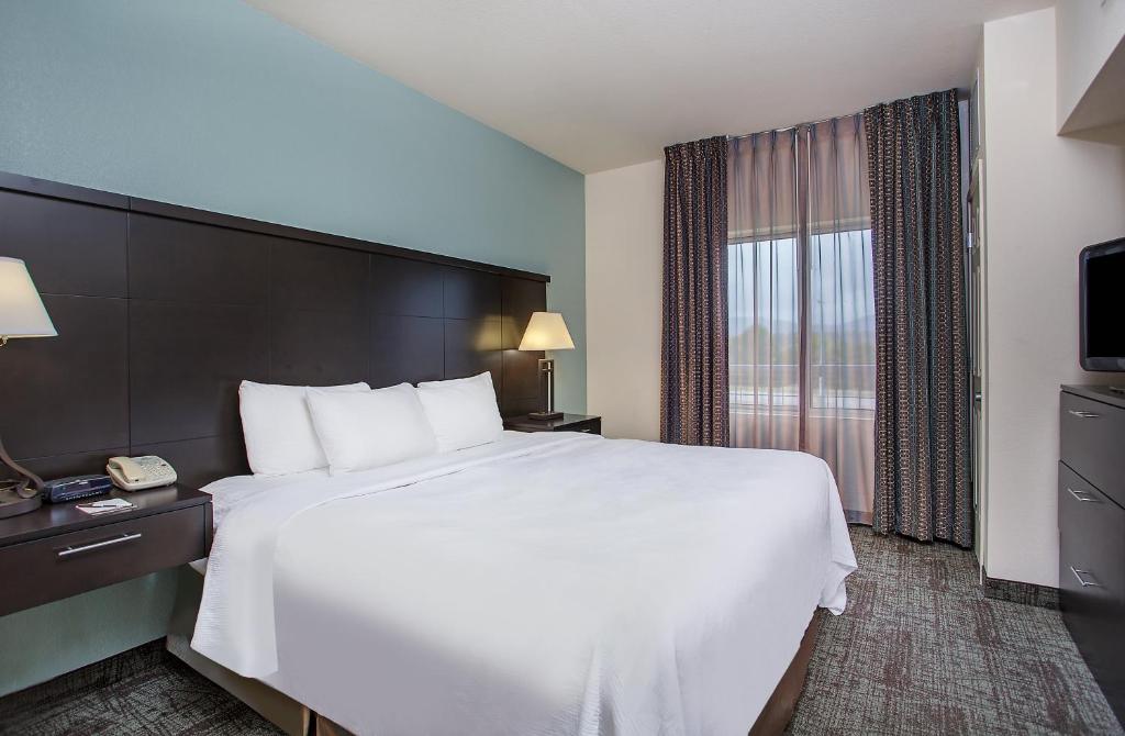 Staybridge Suites Chattanooga Downtown - Convention Center by IHG photo
