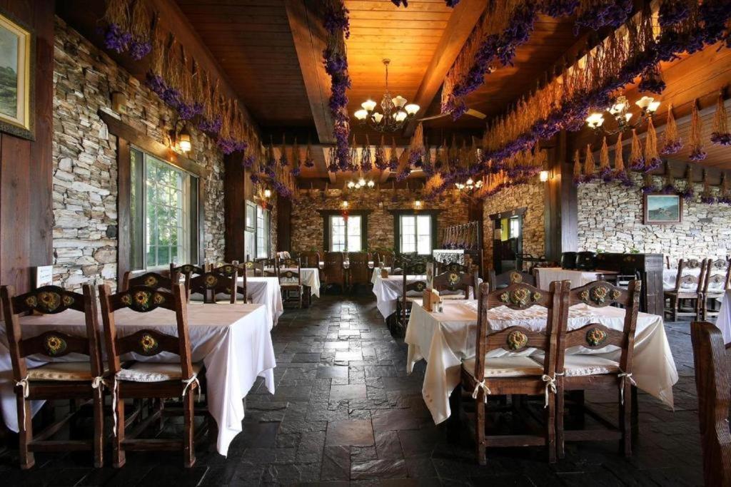 Restaurace v ubytování Provence Rose Lodge
