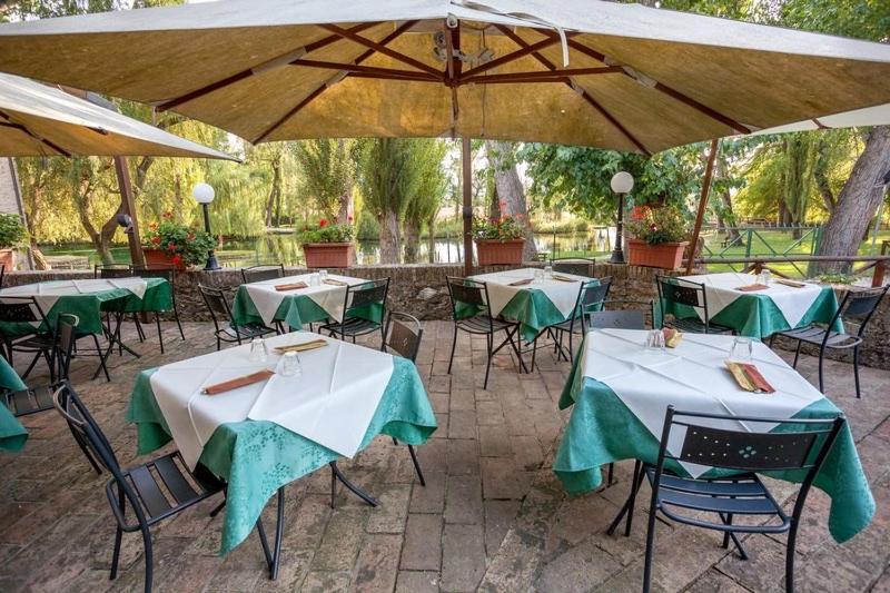 Restaurace v ubytování Il Castello di Campello